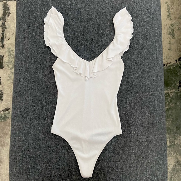 Aritzia Wilfred White Bodysuit - Picture 1 of 3